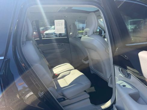 Used 2019 Volvo XC90 T5 Momentum FWD image 29