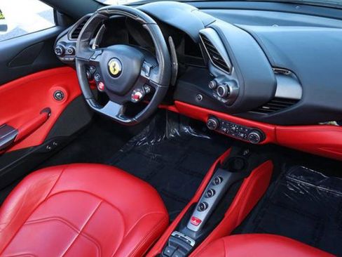 Used 2018 Ferrari 488 Spider image 10