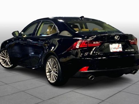 Used 2016 Lexus IS 300 AWD image 11