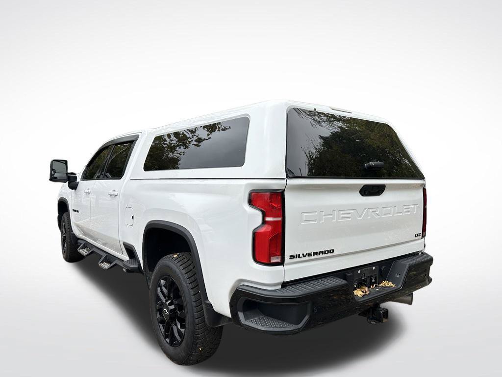 Used 2025 Chevrolet Silverado 3500 LTZ w/ LTZ Plus Package AWD/4WD image 3