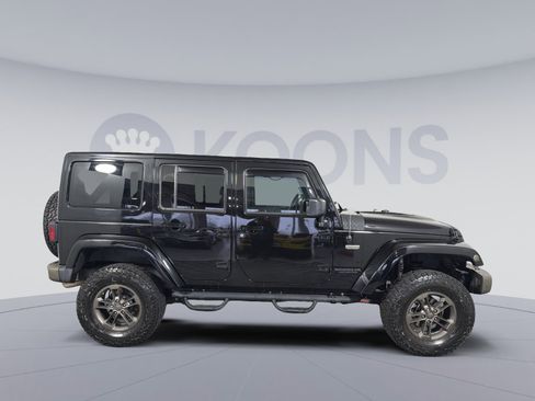 Used 2016 Jeep Wrangler Unlimited Sahara image 8