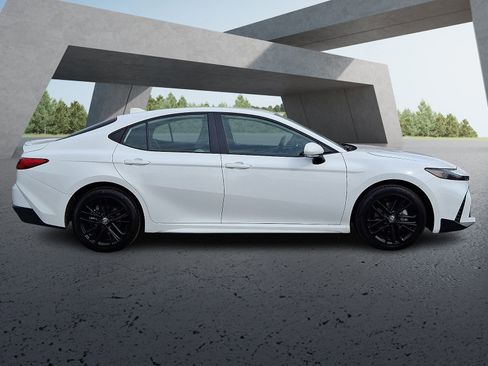 Certified 2025 Toyota Camry SE image 7