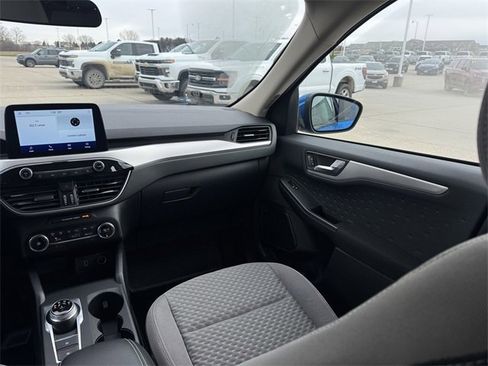 Used 2020 Ford Escape SE image 15