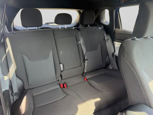 Used 2023 Jeep Compass Sport AWD/4WD image 18