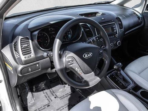 Used 2017 Kia Forte LX FWD image 10
