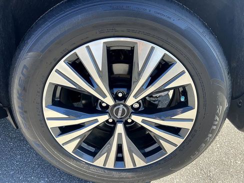 Certified 2023 Nissan Rogue SV w/ SV Premium B Package image 10