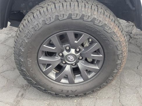 Used 2020 Toyota Tacoma 4x4 Double Cab image 13