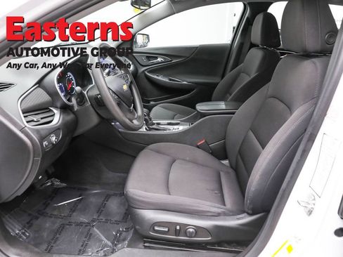 Used 2023 Chevrolet Malibu LT image 14