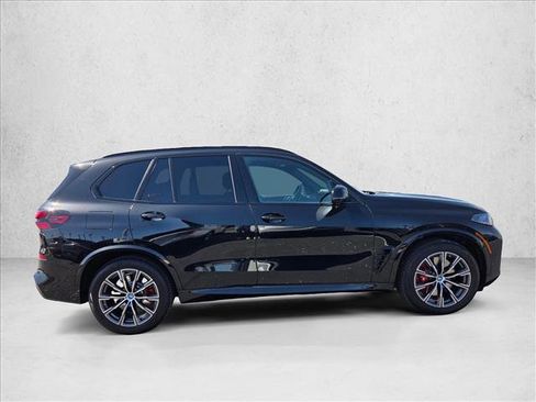 Certified 2025 BMW X5 xDrive50e w/ Executive Package AWD/4WD image 3