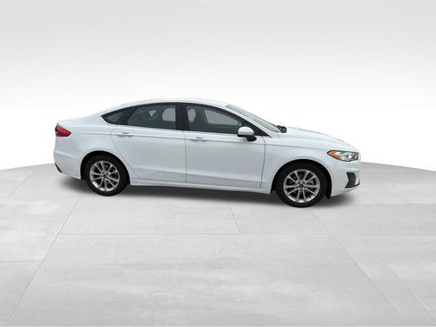 Used 2020 Ford Fusion SE FWD image 3