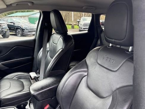 Used 2021 Jeep Cherokee Latitude Lux w/ Comfort/Convenience Group image 10