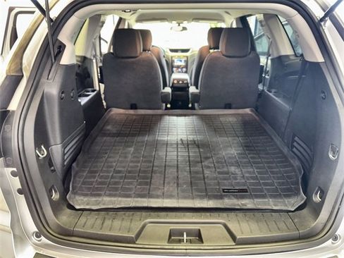 Used 2017 Chevrolet Traverse LT image 24