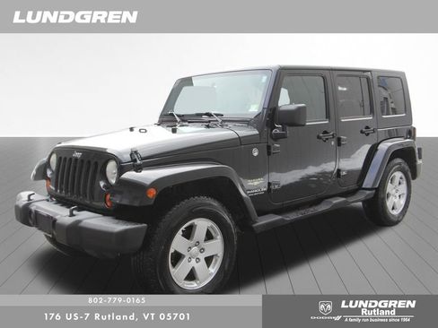 Used 2007 Jeep Wrangler Unlimited Sahara w/ Dual Top Group image 39