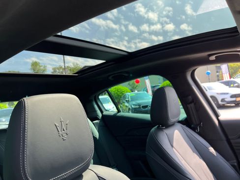 Used 2025 Maserati Grecale Modena image 21