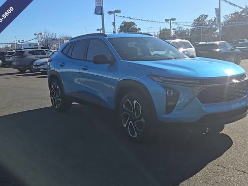 New 2026 Chevrolet Trax RS image 3