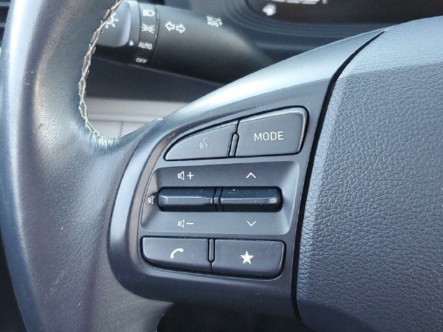 Used 2024 Hyundai Venue Limited FWD image 21