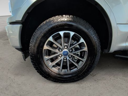 Used 2019 Ford F150 XLT w/ Equipment Group 302A Luxury AWD/4WD image 9