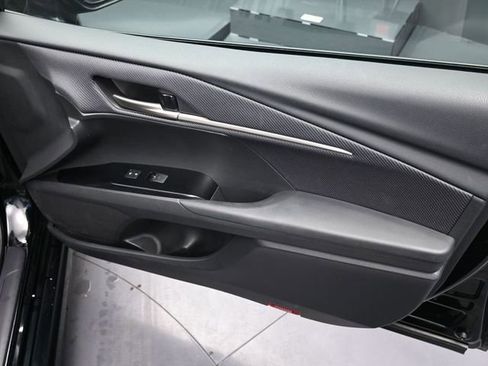 Used 2025 Toyota Camry SE image 22