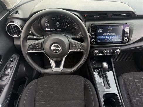 Used 2023 Nissan Kicks SV image 12