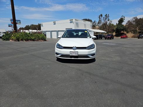Used 2021 Volkswagen Golf 4-Door FWD image 2