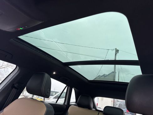 Used 2022 Volkswagen Atlas Cross Sport SE image 10