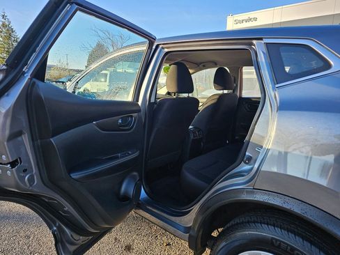 Used 2020 Nissan Rogue Sport S image 12