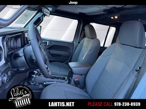 New 2026 Jeep Gladiator Sport image 7
