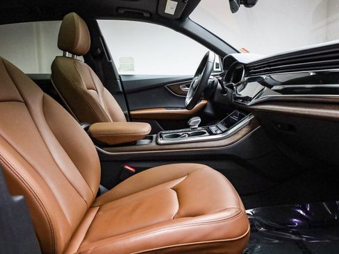 Used 2024 Audi Q8 Premium w/ Black Optic Package image 18