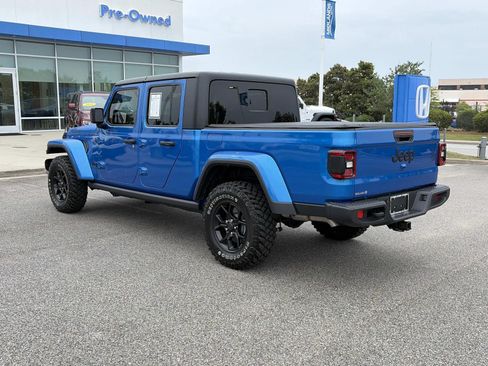 Used 2024 Jeep Gladiator Sport AWD/4WD image 4