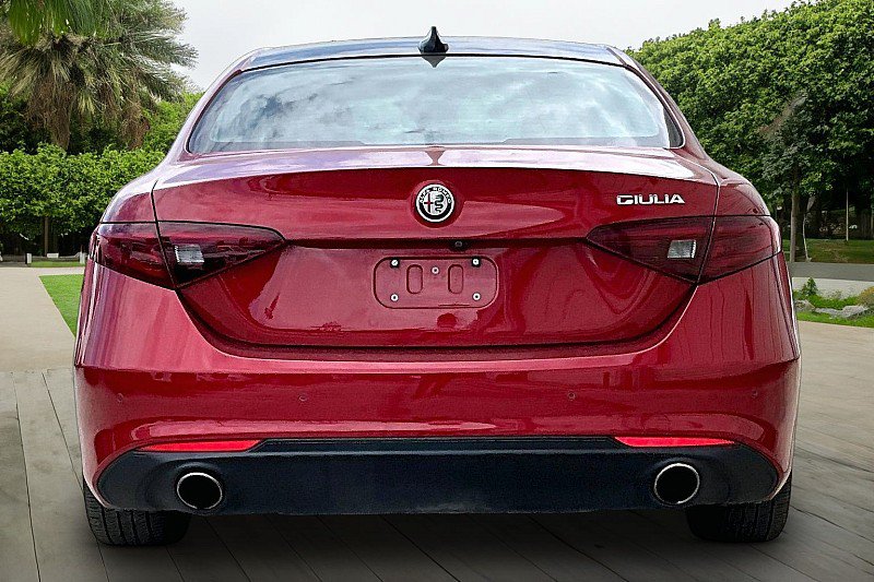 Used 2018 Alfa Romeo Giulia Ti w/ TI Leather Package RWD image 3