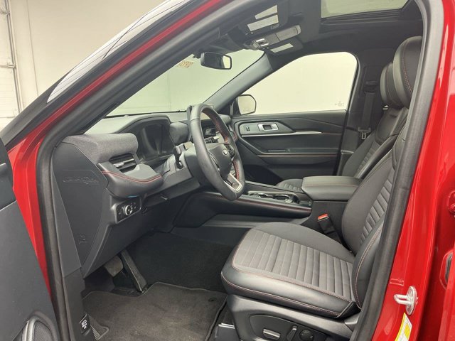 Certified 2025 Ford Explorer ST-Line w/ Premium Package AWD/4WD image 3