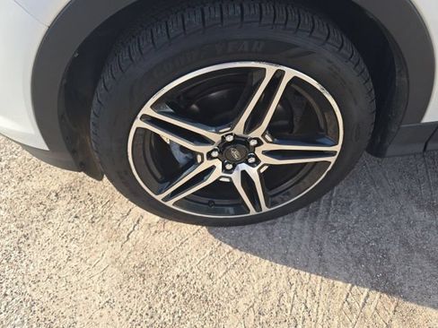 Used 2019 Ford Escape SEL FWD image 6