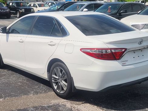 Used 2017 Toyota Camry SE FWD image 4