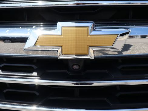 Used 2024 Chevrolet Traverse LT w/ LPO, Floor Liner Package FWD image 7