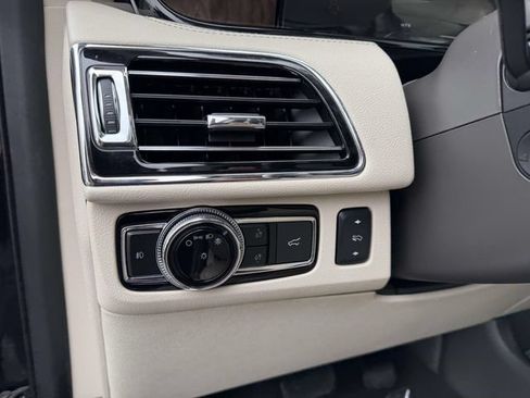 Used 2019 Lincoln Navigator L Reserve w/ Cargo Package AWD/4WD image 19