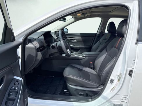 Used 2023 Nissan Sentra SR w/ SR Premium Package FWD image 6