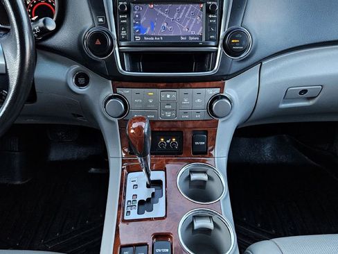 Used 2013 Toyota Highlander Limited image 14