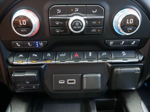 Used 2020 Chevrolet Silverado 1500 RST w/ All-Star Edition AWD/4WD image 26