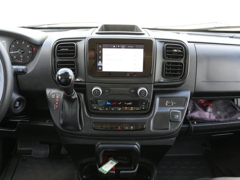 Used 2023 RAM ProMaster 2500 FWD image 10