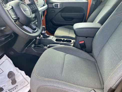 New 2025 Jeep Gladiator Sport image 13