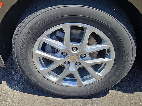 Used 2023 Chevrolet Equinox LT FWD image 4