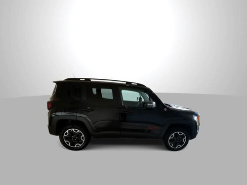 Used 2017 Jeep Renegade Trailhawk w/ Popular Equipment Group AWD/4WD image 9