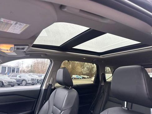 Used 2025 Nissan Rogue SV w/ SV Premium Package image 22