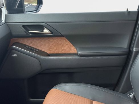 Used 2024 Lexus GX 550 image 18