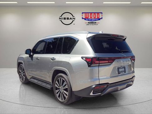 Used 2024 Lexus LX 600 4WD w/ Luxury Package image 4