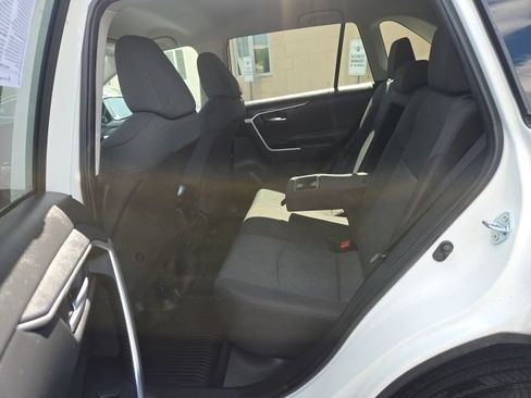 Used 2025 Toyota RAV4 XLE AWD/4WD image 26