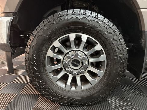 Used 2022 Ford F350 Lariat w/ Lariat Value Package AWD/4WD image 36
