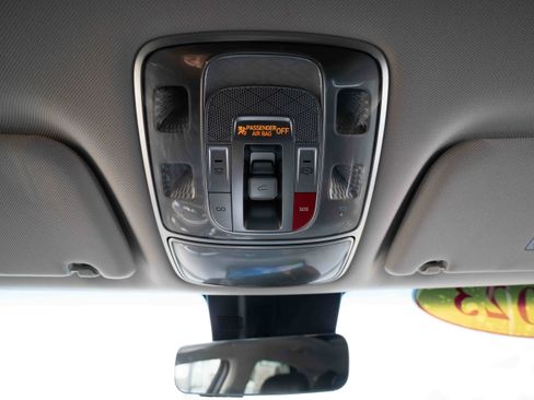 Used 2023 Genesis GV70 2.5T w/ Advanced Package image 18