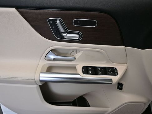 Used 2021 Mercedes-Benz GLA 250 4MATIC image 10