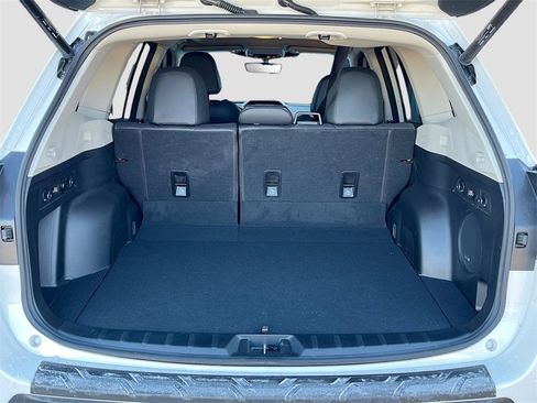 Used 2024 Subaru Forester Limited image 29